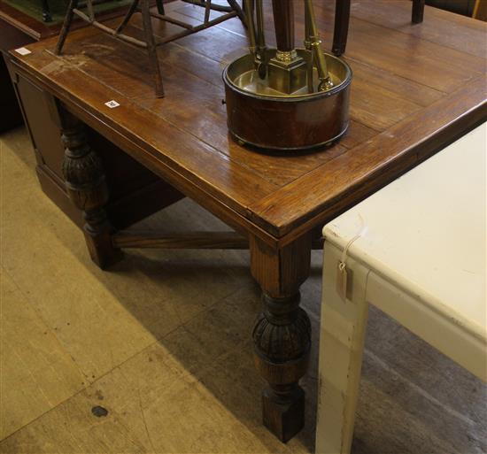 Oak draw leaf table